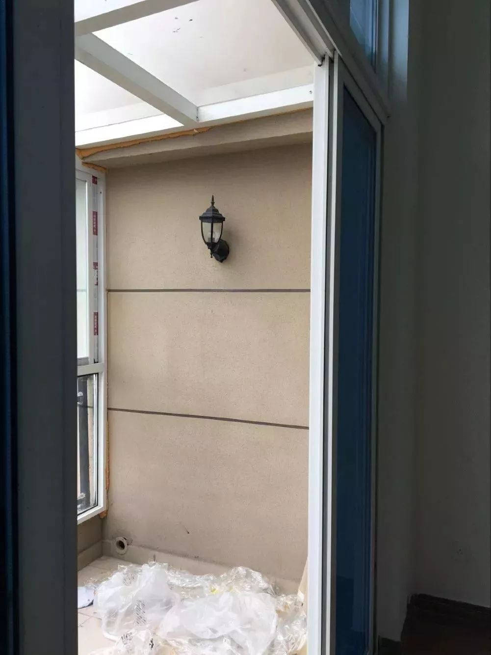 南京140平精裝房拆了重裝，改造出溫馨簡(jiǎn)美風(fēng)之家！21陽(yáng)臺(tái)改造前