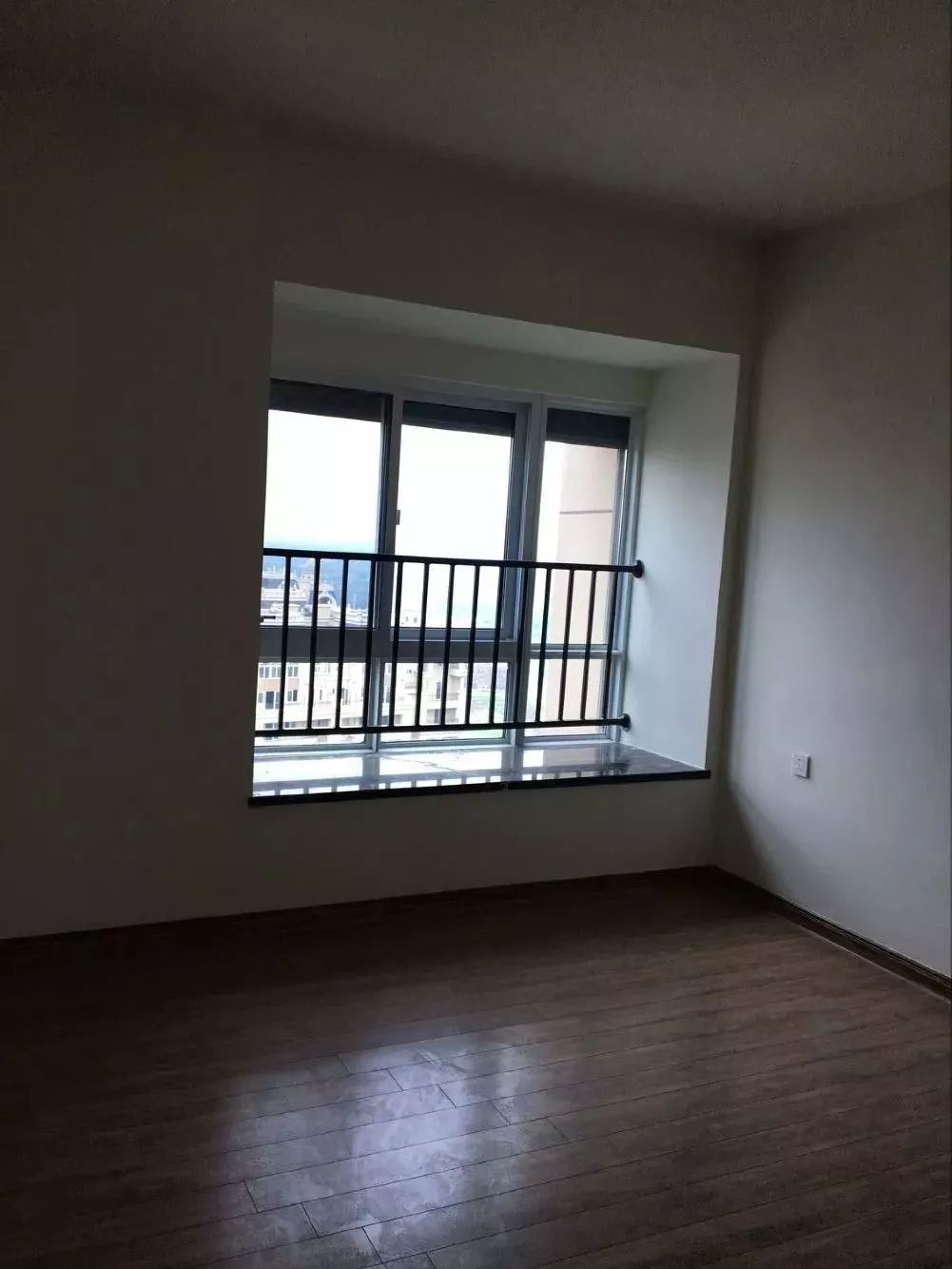 南京140平精裝房拆了重裝，改造出溫馨簡(jiǎn)美風(fēng)之家！25主臥改造前