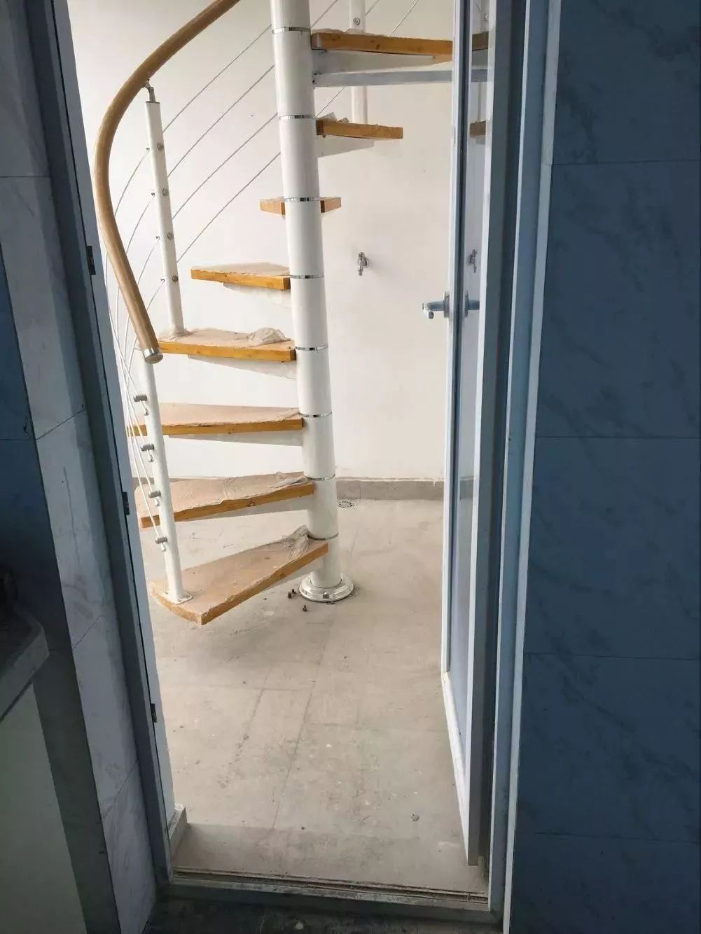 南京140平精裝房拆了重裝，改造出溫馨簡(jiǎn)美風(fēng)之家！38樓梯改造前