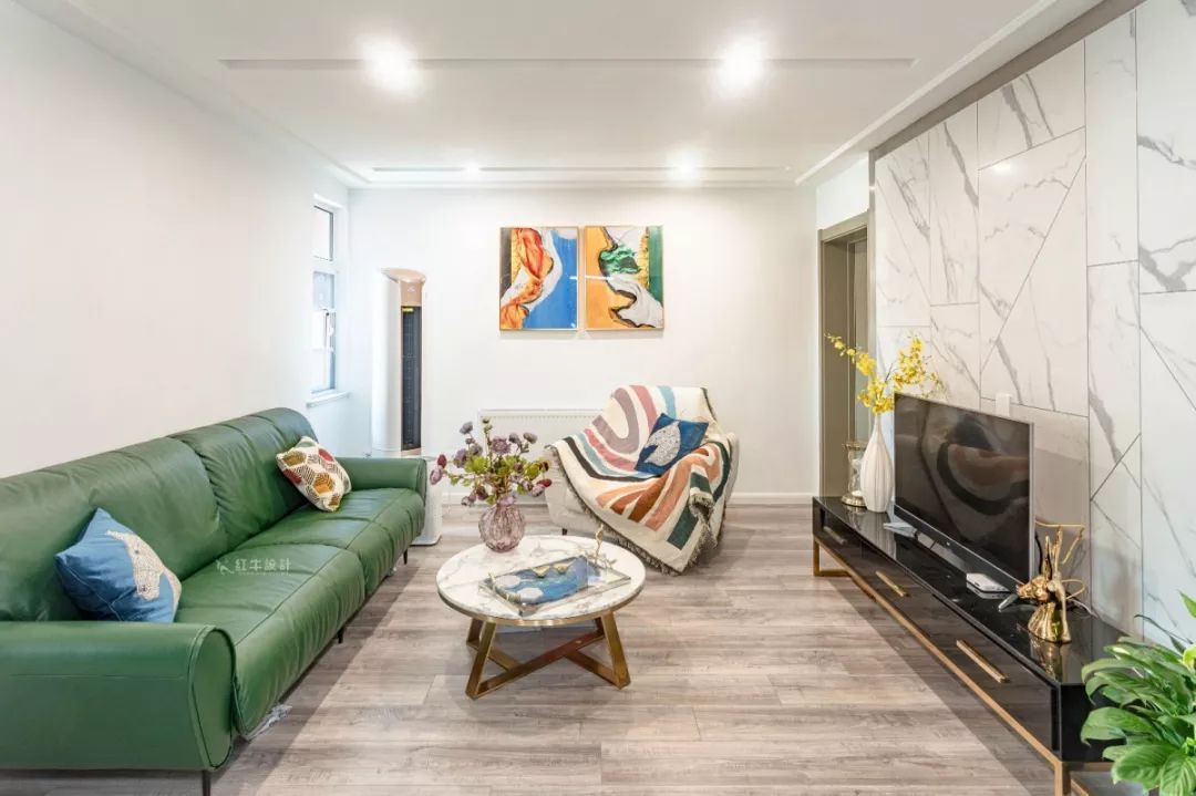 南京龍蟠花苑90㎡現(xiàn)代輕奢--老房升級改造，變身時尚精致家！03客廳改造