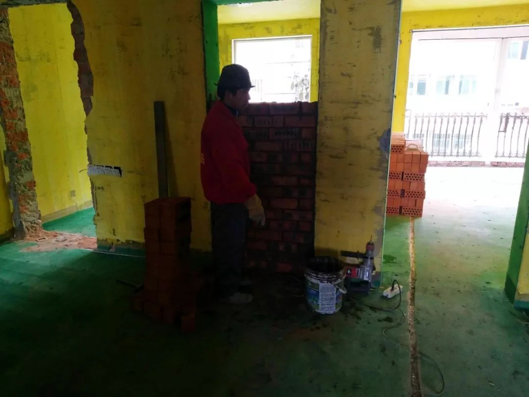 南京龍蟠花苑90㎡現(xiàn)代輕奢--老房升級改造，變身時尚精致家！24拆砌工程