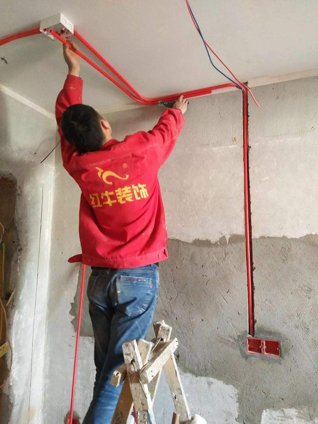 南京龍蟠花苑90㎡現(xiàn)代輕奢--老房升級改造，變身時尚精致家！26水電施工