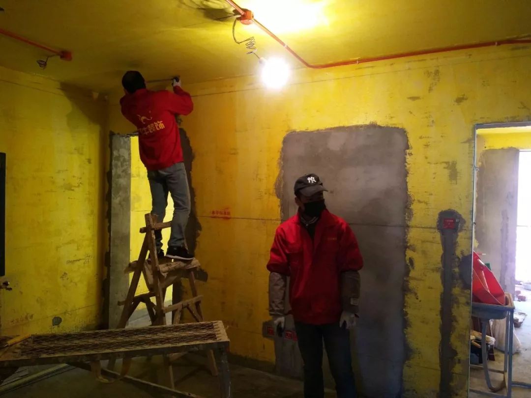 南京龍蟠花苑90㎡現(xiàn)代輕奢--老房升級改造，變身時尚精致家！30瓦木施工