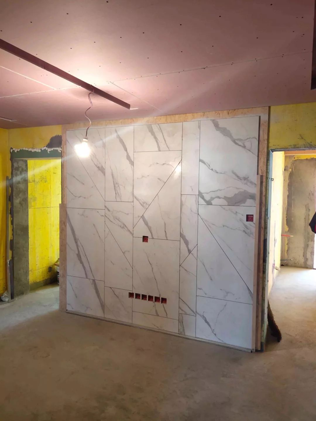 南京龍蟠花苑90㎡現(xiàn)代輕奢--老房升級改造，變身時尚精致家！33瓦木施工