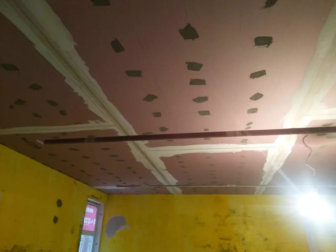 南京龍蟠花苑90㎡現(xiàn)代輕奢--老房升級改造，變身時尚精致家！35油漆施工