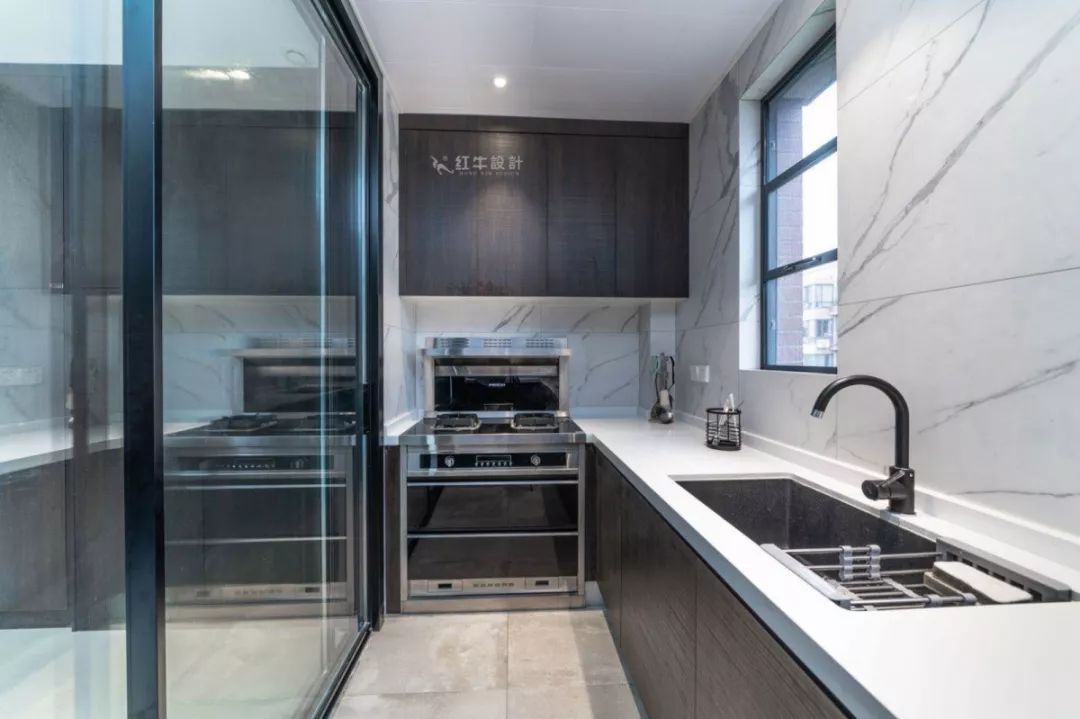 南京仙龍灣280㎡后現(xiàn)代風(fēng)格--對于現(xiàn)代主義的反叛08廚房設(shè)計(jì)