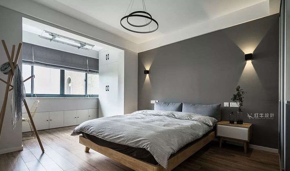 南京王子公館89㎡現(xiàn)代簡(jiǎn)約--超吸睛的背景墻跳色05主臥設(shè)計(jì)