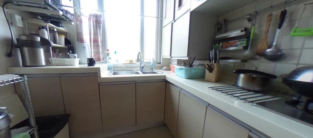 余瑋_金鼎灣花園135㎡輕奢風(fēng)格--老房升級(jí)改造，前后對(duì)比大變樣！09餐廚·改造前