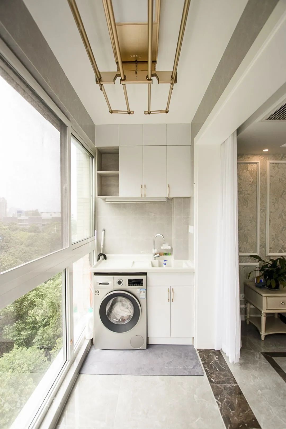 最美畢業(yè)照 ⑥--簡(jiǎn)美不一定是深色系，也可以這樣清爽哦！05陽(yáng)臺(tái)