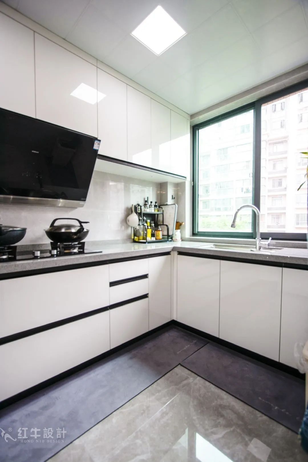 最美畢業(yè)照 ⑥--簡(jiǎn)美不一定是深色系，也可以這樣清爽哦！07廚房