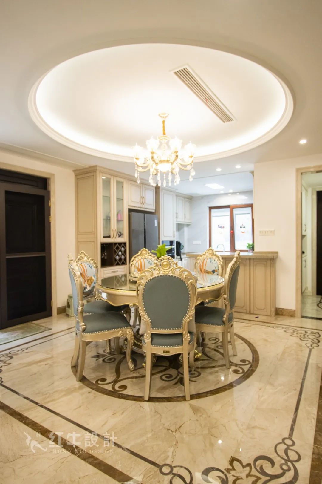 最美畢業(yè)照 ③--簡(jiǎn)歐風(fēng)“四層別墅”內(nèi)部曝光！04