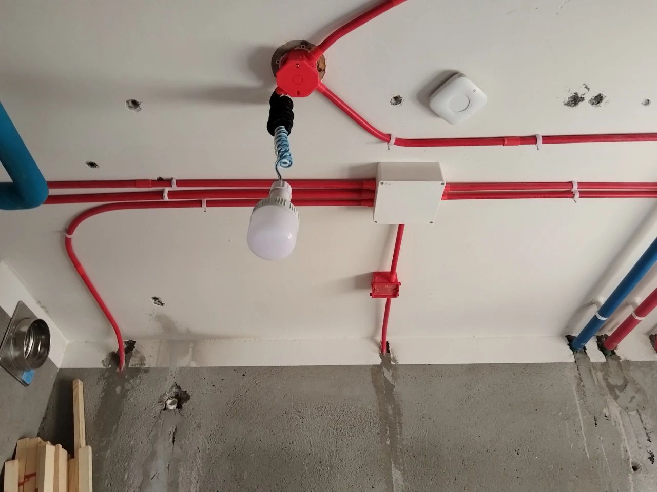 南京紅牛裝飾：工地巡檢不松懈，嚴(yán)苛落實(shí)每一步！03