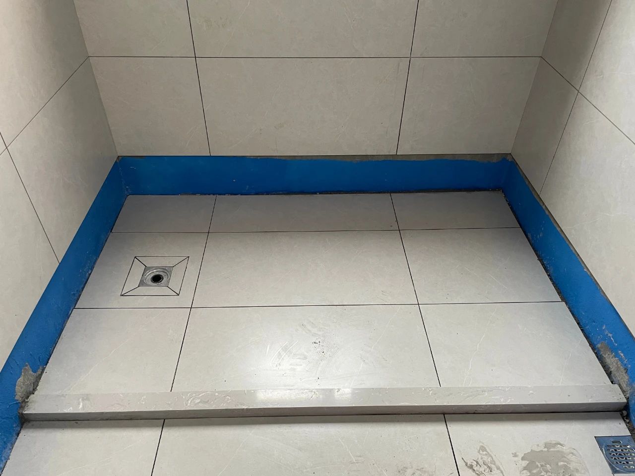 南京紅牛裝飾：工地巡檢步履不停，將品質(zhì)追求進(jìn)行到底！