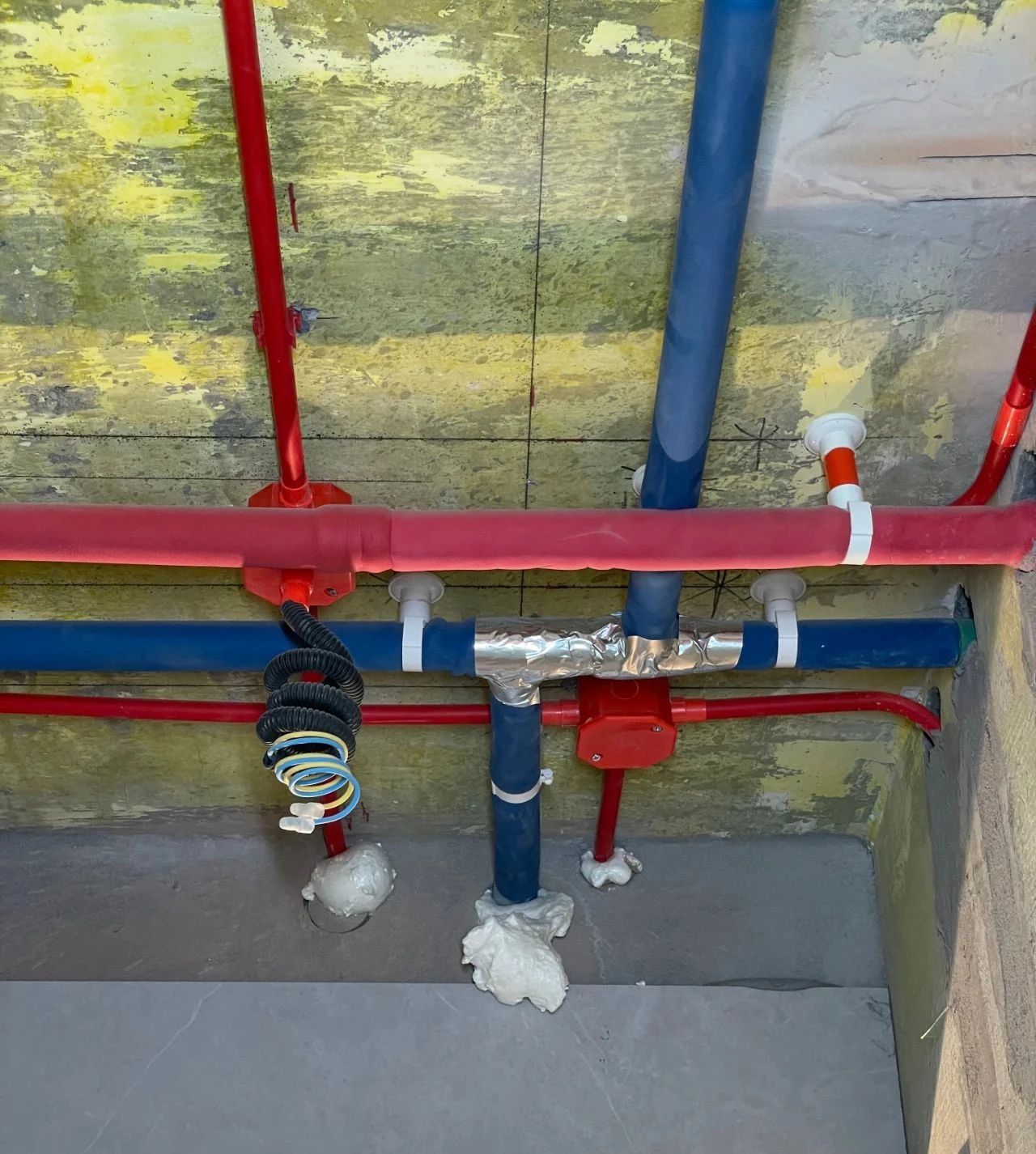 南京紅牛裝飾：工地巡檢步履不停，將品質(zhì)追求進(jìn)行到底！05