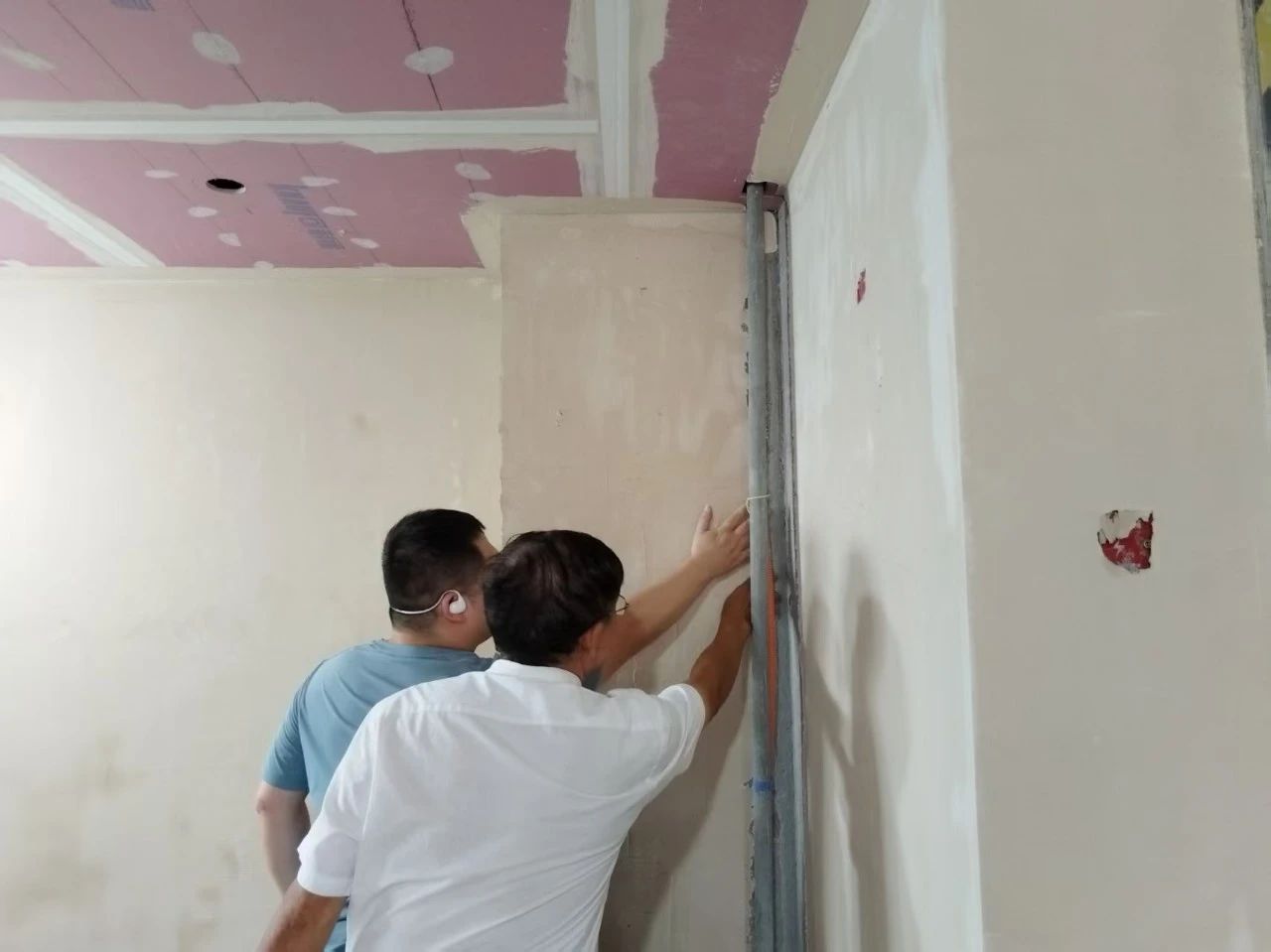 南京紅牛裝飾：高溫巡檢不松懈，堅(jiān)守品質(zhì)與服務(wù)！01