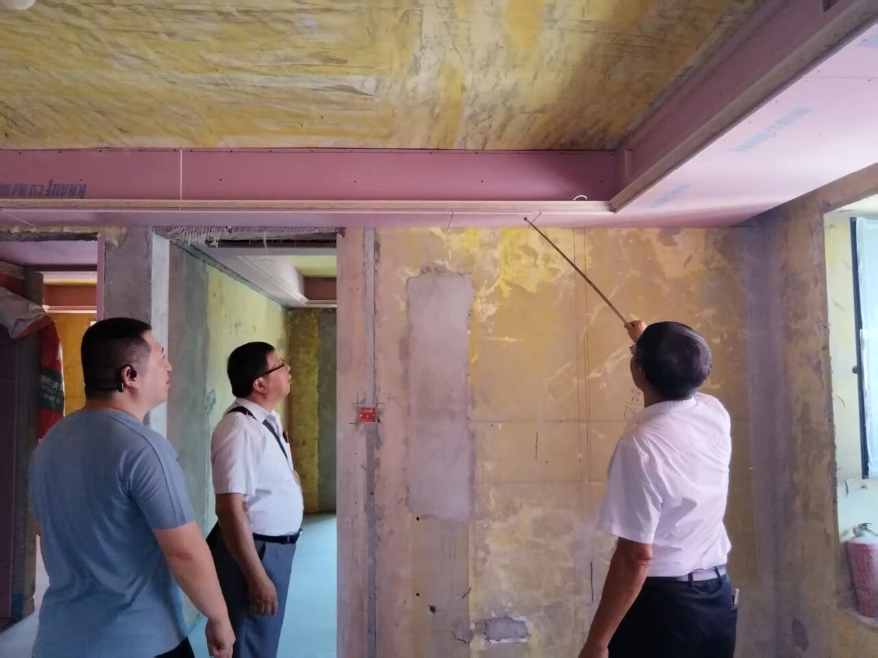 南京紅牛裝飾：工地突擊巡檢，狠抓質(zhì)量，嚴(yán)控細(xì)節(jié)，品質(zhì)交付！