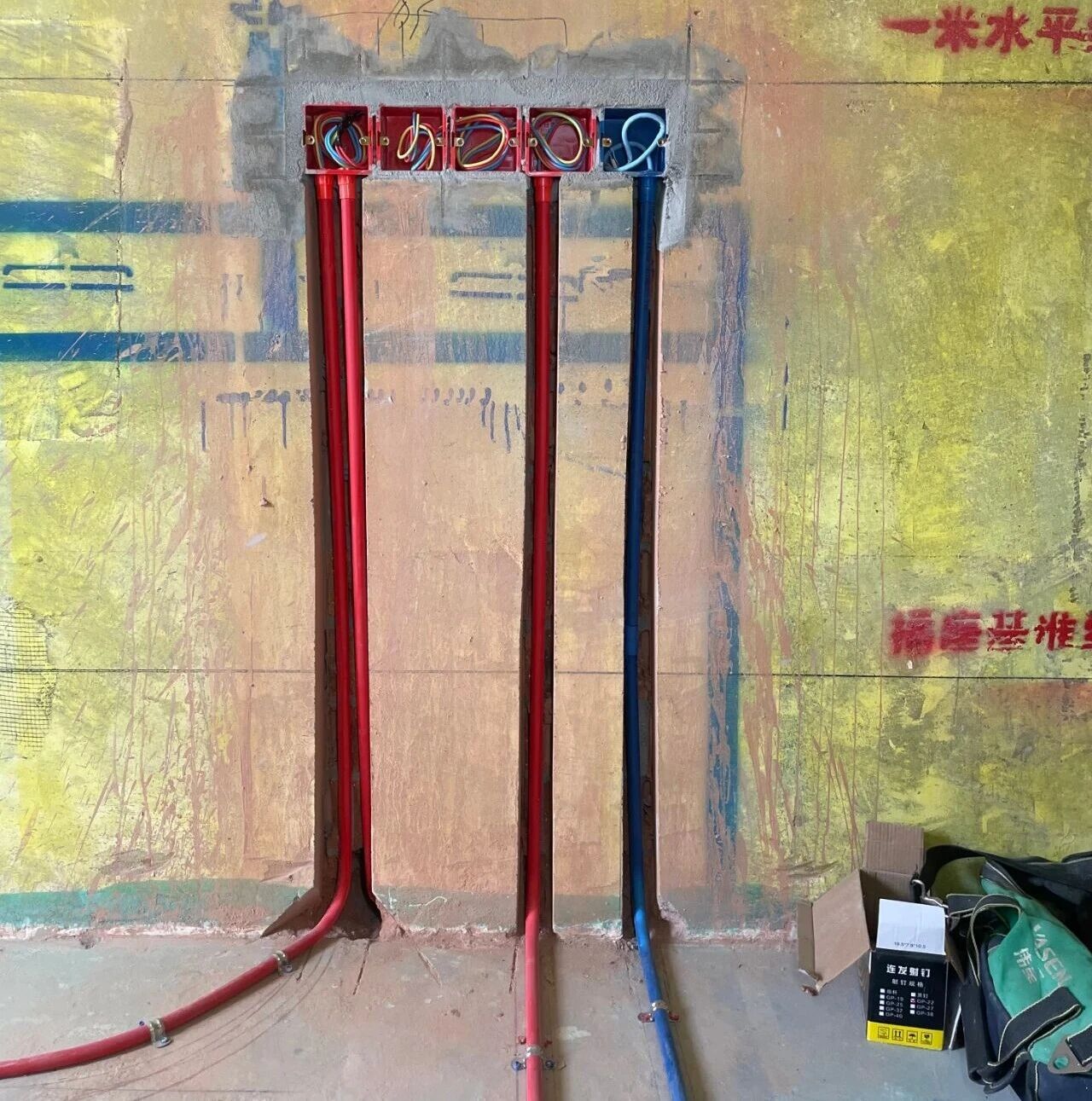 金九銀十裝修季｜南京紅牛裝飾工程總監(jiān)：工地巡檢無(wú)小事，嚴(yán)苛落實(shí)工藝標(biāo)準(zhǔn)！04