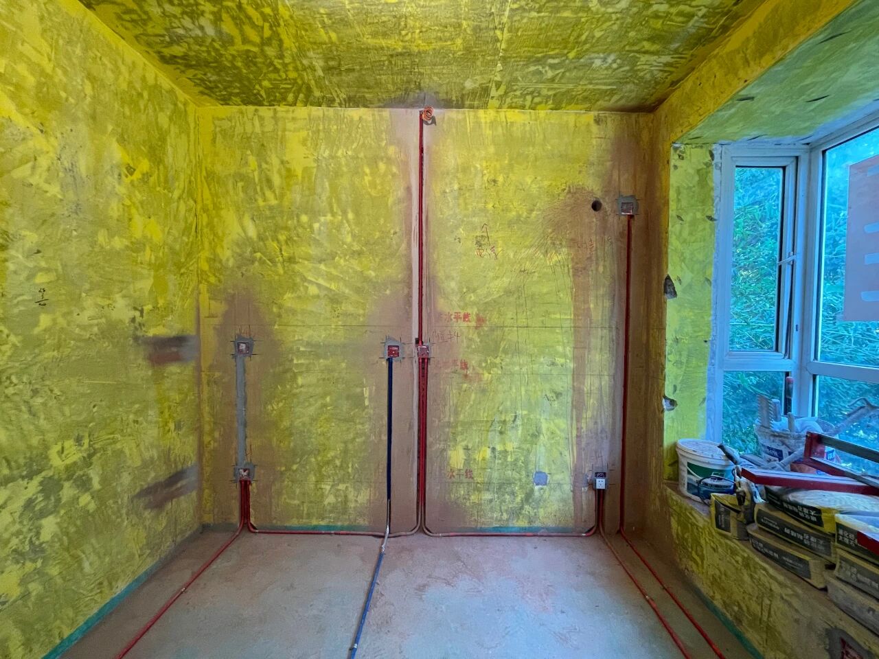 差別真的太大了！南京紅牛裝飾標(biāo)準(zhǔn)化水電工藝vs非正規(guī)／熟人施工隊(duì)的水電工藝！05