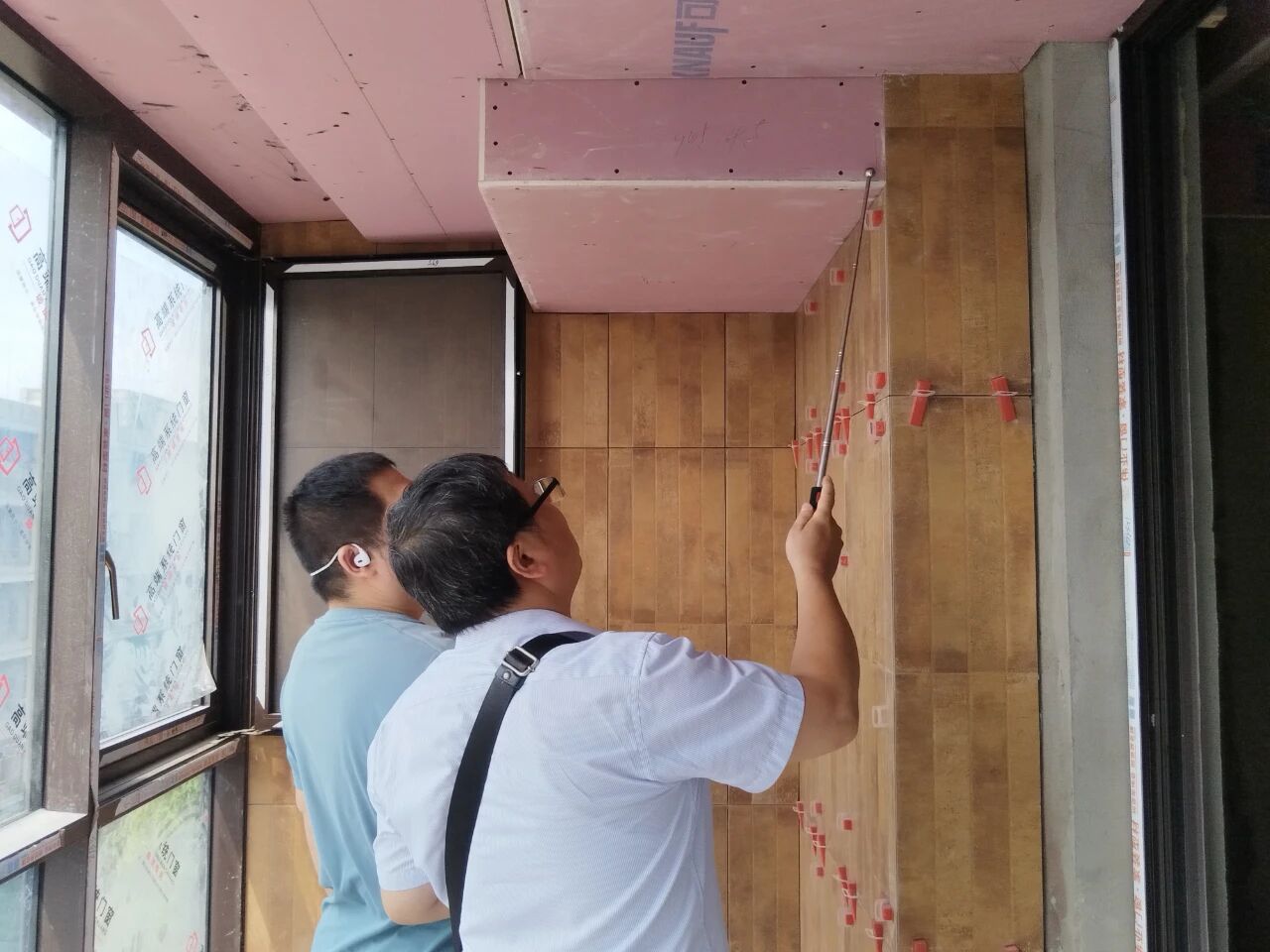 九月秋意漸濃，工地巡檢步履不停，只為兌現(xiàn)品質(zhì)承諾！04