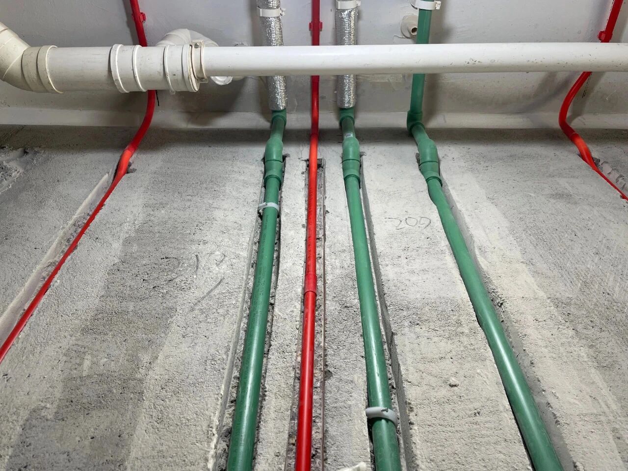 南京比較靠譜的裝修公司？南京紅牛裝飾裝修寶典：新房裝修好多久可以入??？關(guān)鍵在于……