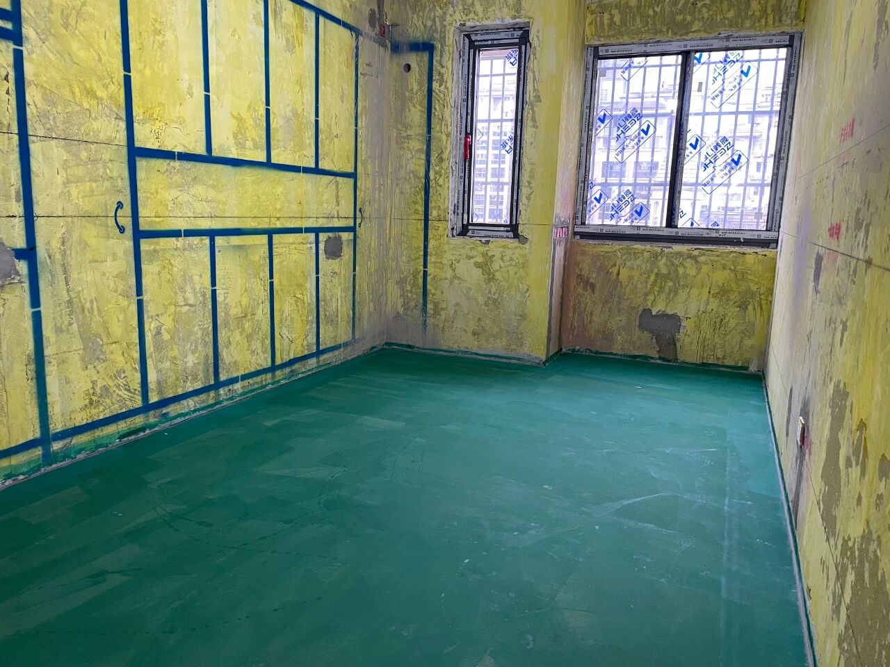 南京裝修公司紅牛裝飾工地突擊巡檢：一厘一毫堅(jiān)守品質(zhì)，一心一意守護(hù)新家！